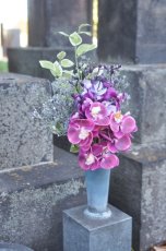 画像3: お墓用高級造花 【MEMORIES PREMIUM】蘭の花束（紫・Lサイズ・１対） (3)