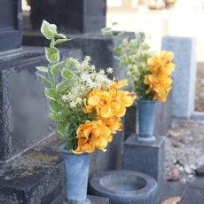 画像3: お墓用高級造花 【MEMORIES PREMIUM】蘭の花束（黄色・Mサイズ・１対） (3)
